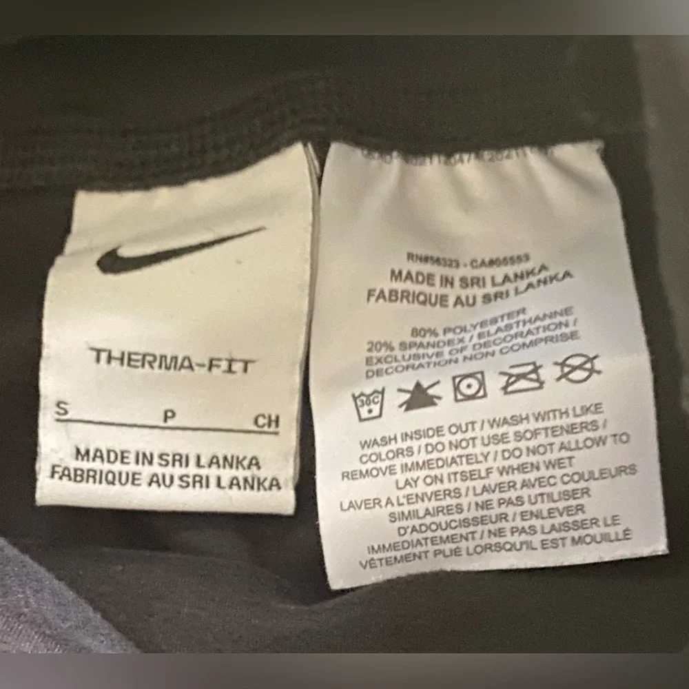 Nike Therma-Fit One Women’s Sz S Black‎ Mid-Rise Graphic Training Leggings
